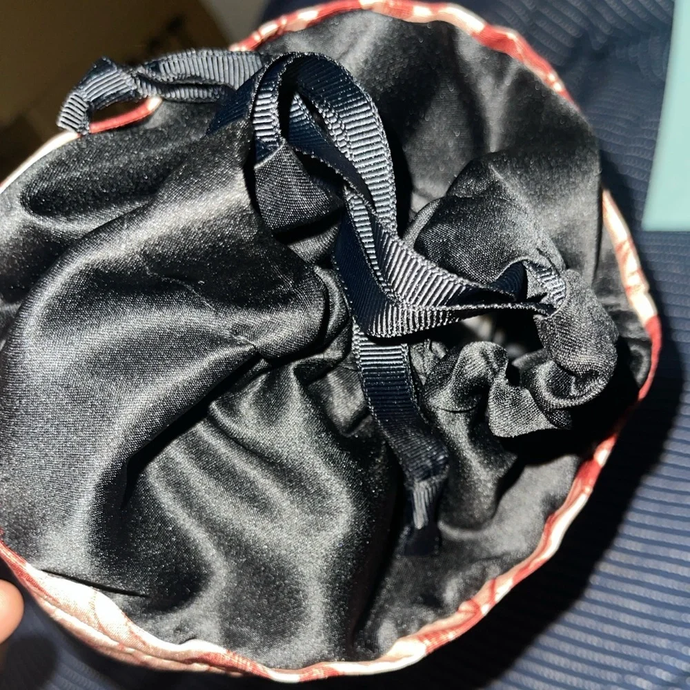 Gucci GWP Red Floral Cosmetic Bag with drawstring closure